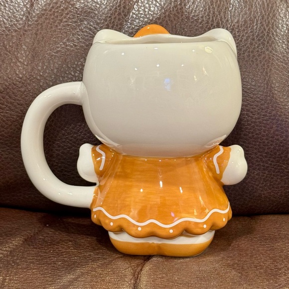 Hello Kitty in Gingerbread Dress 20oz Ceramic Christmas Mug - Picture 7 of 13